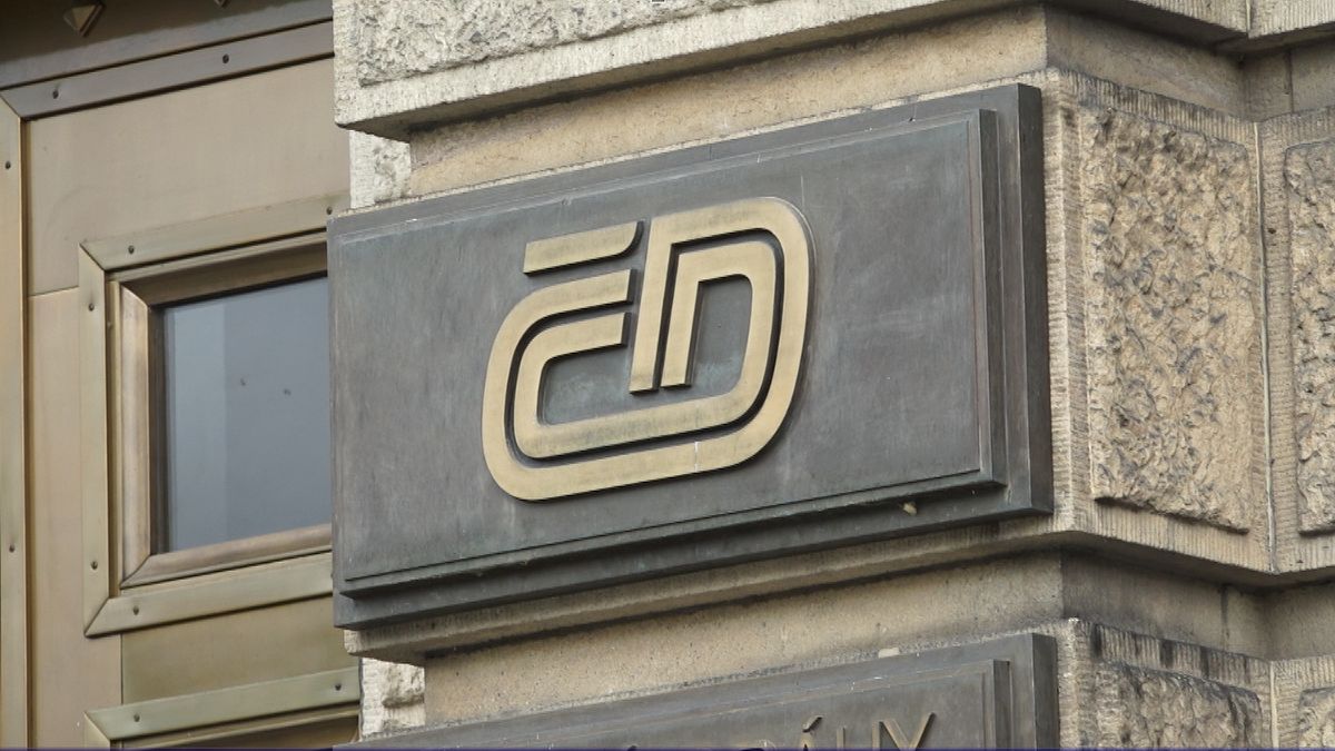 Krize Českých drah: snížení mezd pro 700 pracovníků a další propouštění